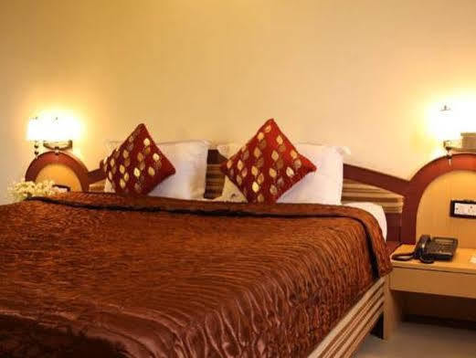 Om Shiv Hotel 마드가온 외부 사진